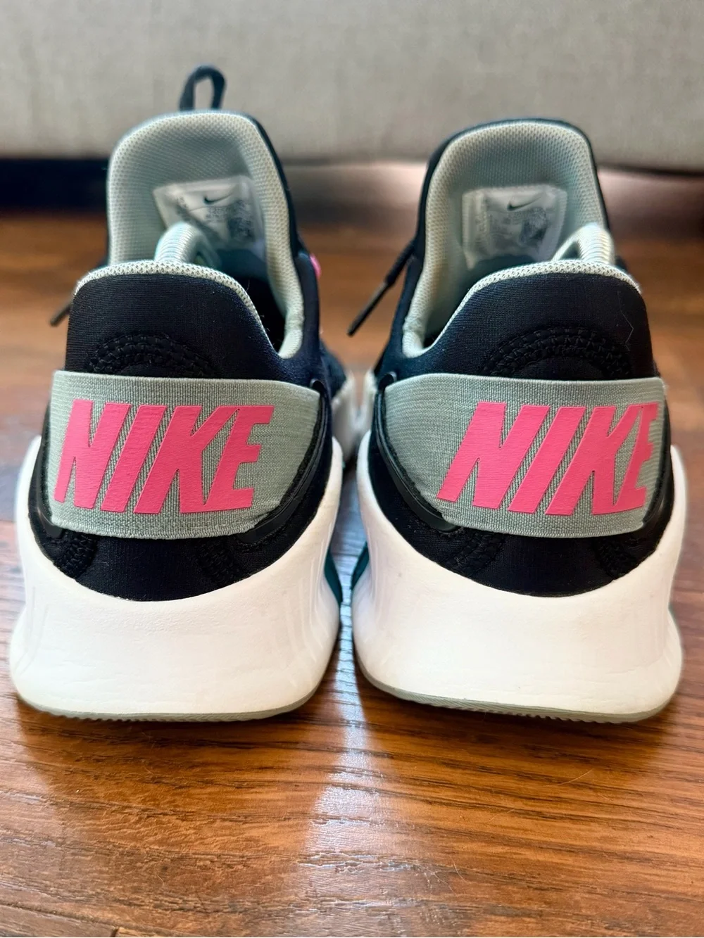 Nike Free Metcon 4. wmns sz 9.5 - Picture 3 of 5
